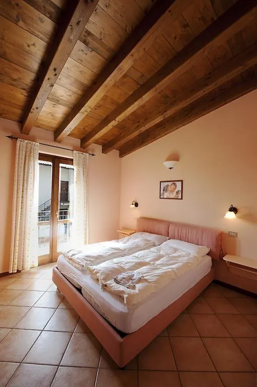 Residence Erika Tignale Aparthotel