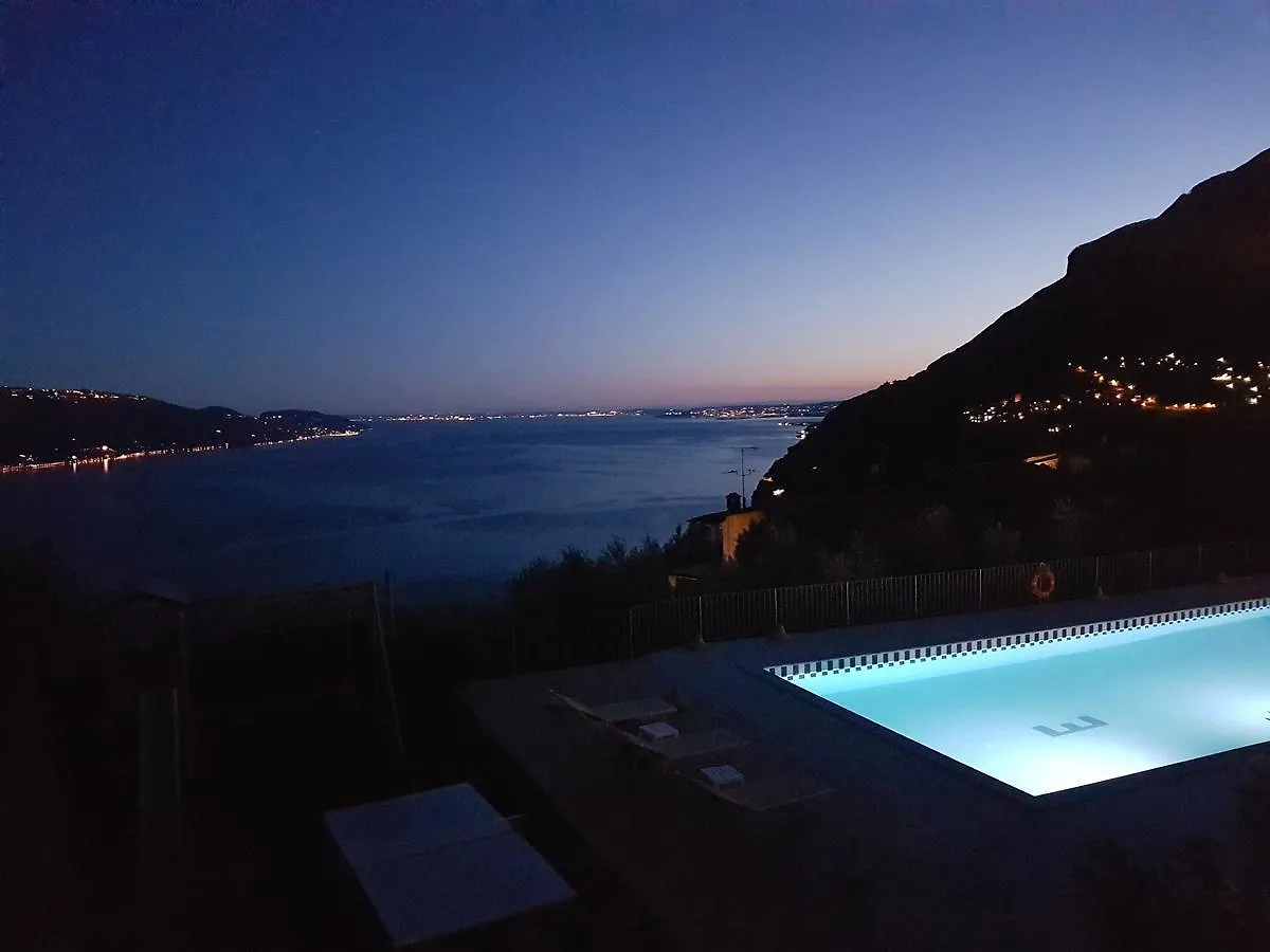 Residence Erika Tignale Aparthotel